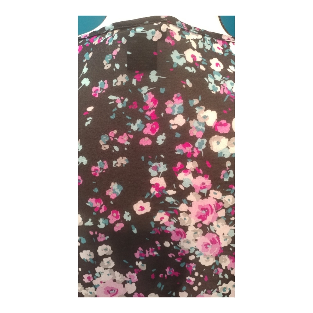 Torrid Hi-low Ruffled Floral Pullover Tank 4X - Picture 3 of 6